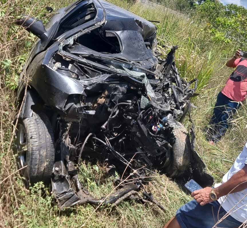 Homem Morre Após Colisão Entre Carreta E Carro De Passeio Na BR 235