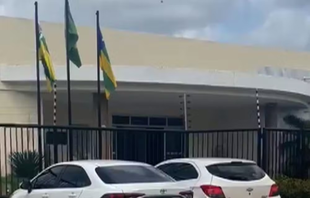 Justiça de Sergipe condena acusado de tentar matar namorada a 17 anos de prisão; mulher perdeu a visão após o crime