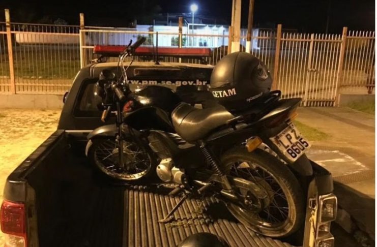 Policiais do GETAM agem rapidamente para recuperar motocicleta roubada em Simão Dias 1 motocicleta roubada em Simão Dias