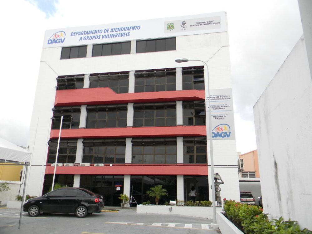 Homem de 40 anos é preso por estupro de vulnerável contra a enteada
