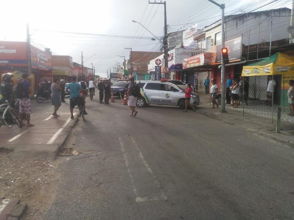 Idosa morre atropelada na Avenida Santa Gleide, em Aracaju