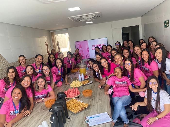 CEREST realiza ações voltadas para a saúde da mulher em diversas empresas do município