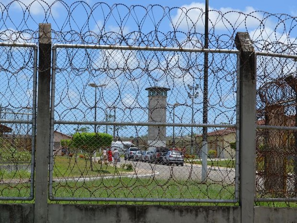 Advogado é detido após entregar celulares a interno em presídio da Grande Aracaju