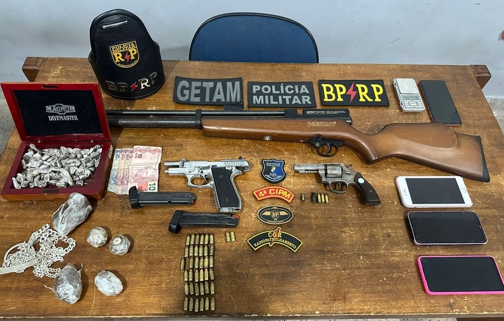 Dois suspeitos morrem e uma mulher é presa durante operação policial em Aracaju