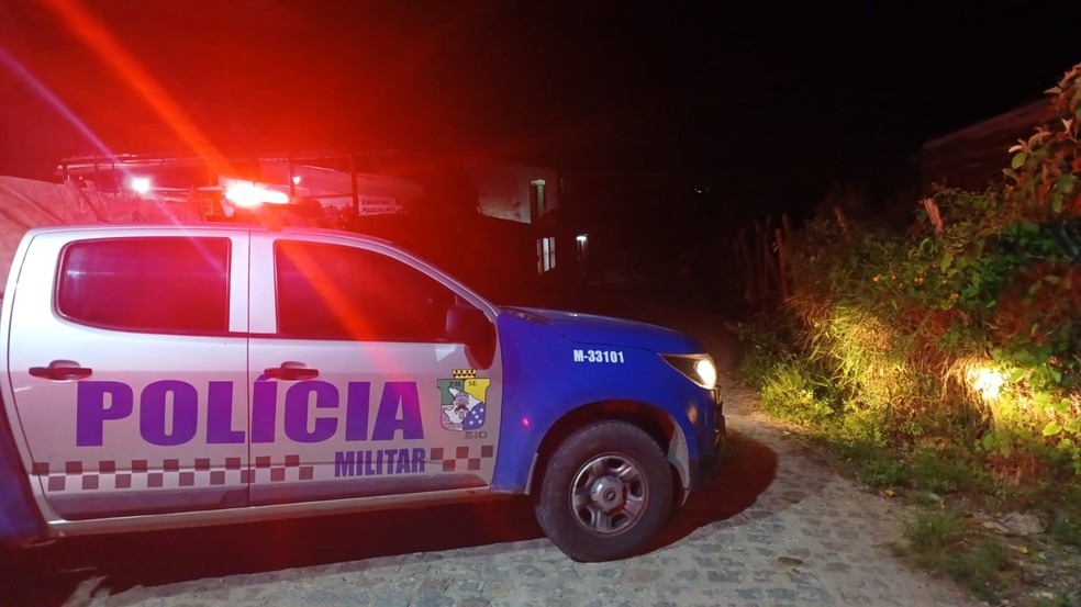 Homem é morto com faca de serra; esposa é suspeita do crime em Laranjeiras