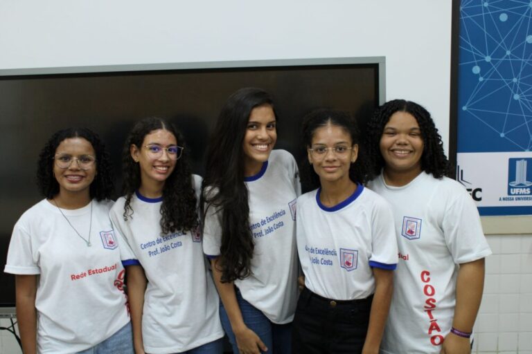 Aplicativo desenvolvido por grupo de meninas no Centro de Excelência João Costa trabalha o protagonismo feminino