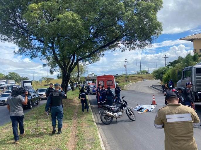 Mulher morre após acidente na Avenida Tancredo Neves em Aracaju