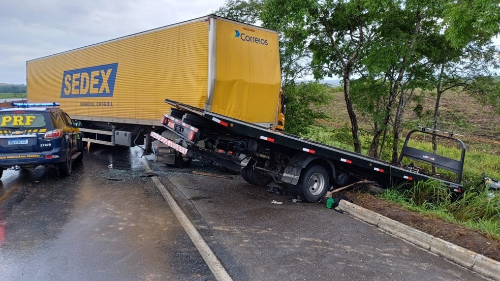 Acidente envolvendo caminhão e guincho deixa um morto e dois feridos na BR-101 em SE