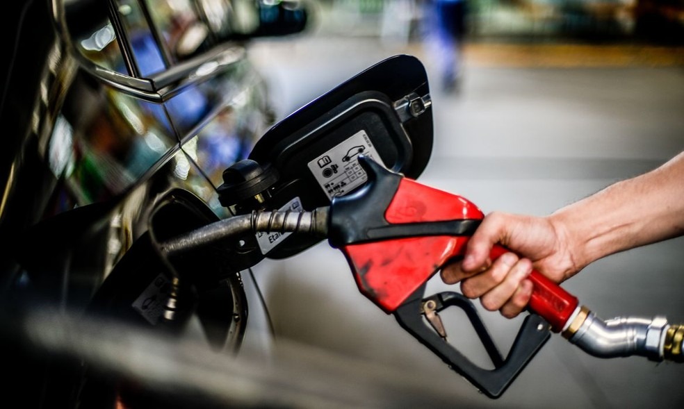 Preço médio da gasolina sobe mais 2,68% e passa de R$ 6,10 nos postos, mostra ANP