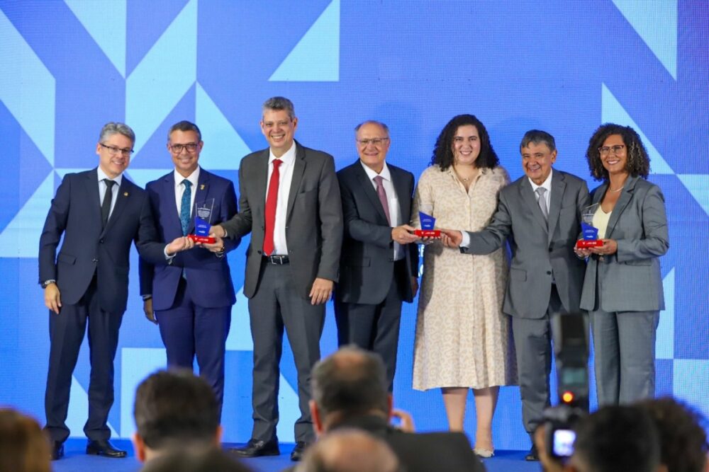 Empreendedora lagartense recebe prêmio nacional de Empreendedorismo e Fomento 2 Empreendedora lagartense recebe prêmio nacional de Empreendedorismo e Fomento