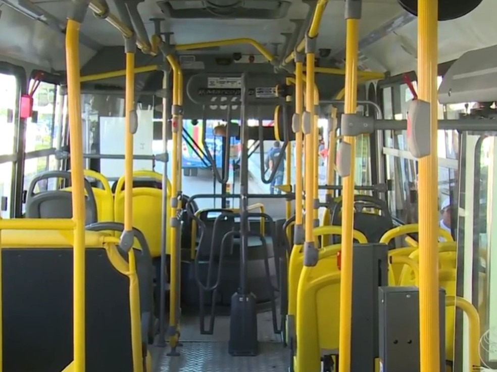 SMTT notifica empresa de ônibus que estava utilizando veículos com mais de 12 anos de circulação em Aracaju 1 SMTT notifica empresa de ônibus que estava utilizando veículos com mais de 12 anos de circulação em Aracaju