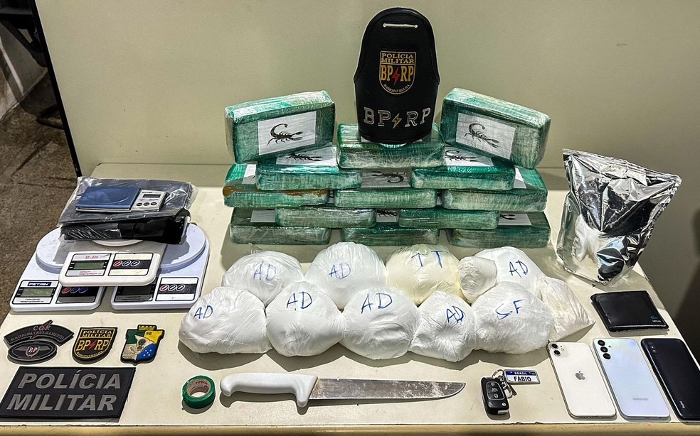Polícia Militar apreende mais de 30 kg de drogas durante operações em Aracaju 1 Polícia Militar apreende mais de 30 kg de drogas durante operações em Aracaju