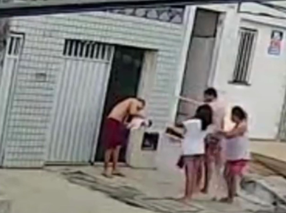 Policial Militar de Folga Realiza Manobra de Heimlich e Salva Bebê Engasgada em Aracaju