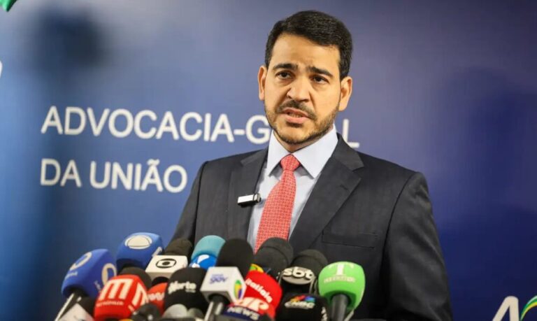 AGU pede que Meta exclua chatbots que promovem erotização infantil