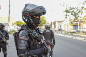 PMSE prende homem por porte ilegal de arma de fogo e cultivo de maconha no Bairro América