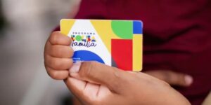 Beneficiários do Bolsa Família do grupo 8 podem ter auxílio bloqueado