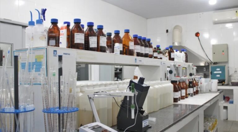 Deso fortalece controle de qualidade da água com modernização e expansão dos laboratórios