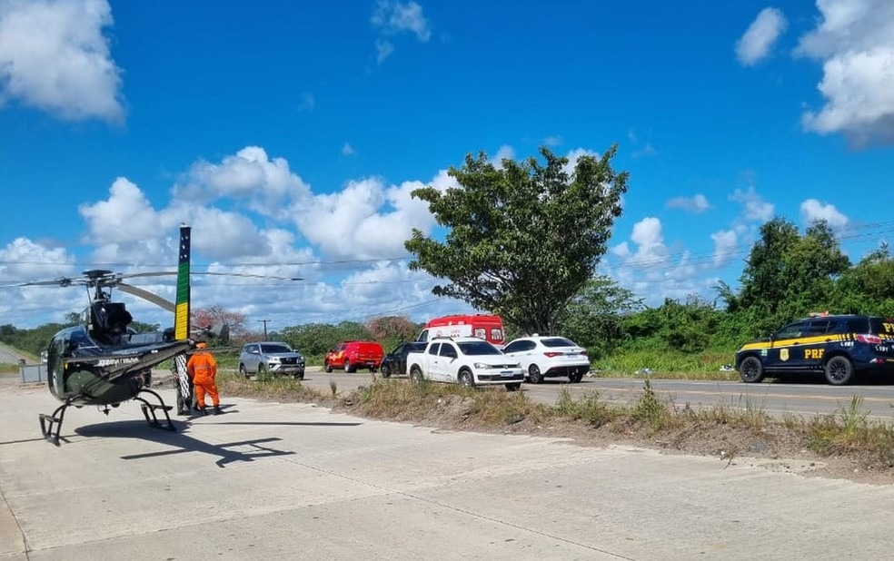 Capotamento na BR-101 deixa dois mortos e um ferido em Sergipe