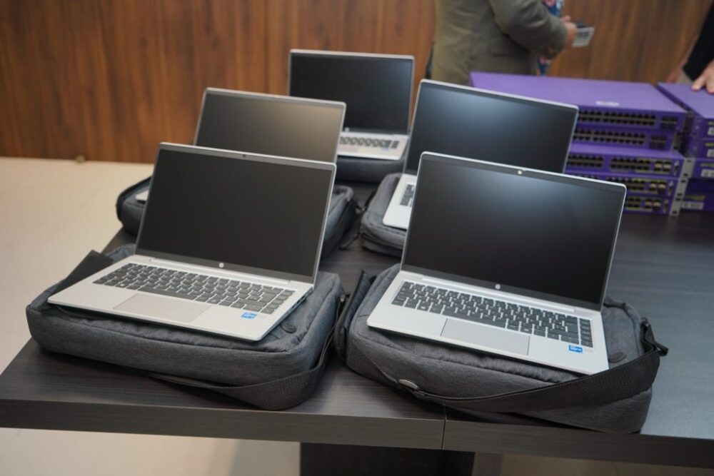 MPSE entrega equipamentos à UFS e fortalece parceria voltada à inovação