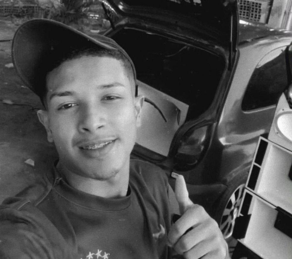 Jovem morre após veículo bater de frente com caminhão na BR-101 em Santa Luzia do Itanhy