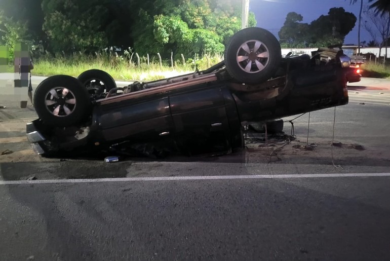 Motorista fica gravemente ferido após capotamento na SE-065, em São Cristóvão