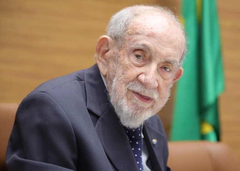 Deoclécio Vieira Filho, secretário especial da Alese, morre aos 90 anos em Aracaju