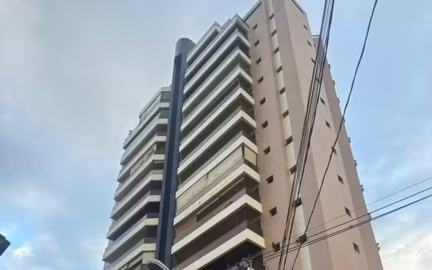 Menino sobrevive após cair do 10º andar de prédio