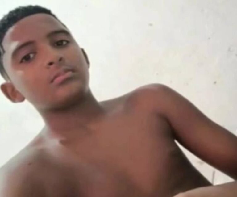 Menino de 13 anos morre após ser mordido por tubarão em Olinda