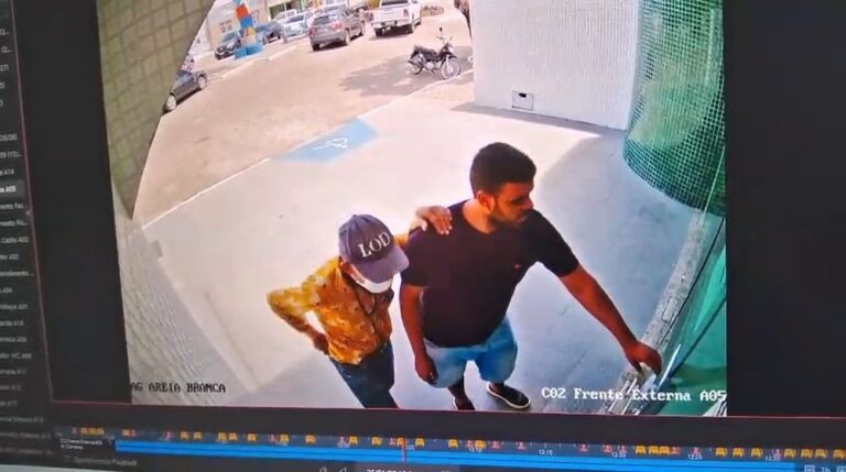 Dupla é presa suspeita de praticar golpes contra beneficiários do INSS em Sergipe