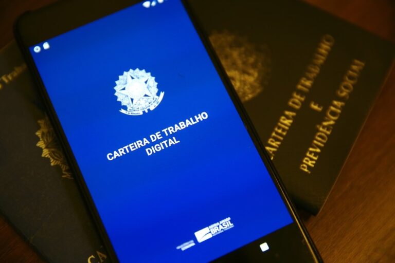 Plataforma digital oferta mais de 400 vagas de emprego em Sergipe