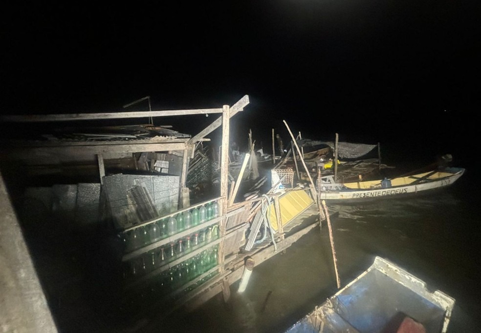 Casa desaba na Zona Norte de Aracaju