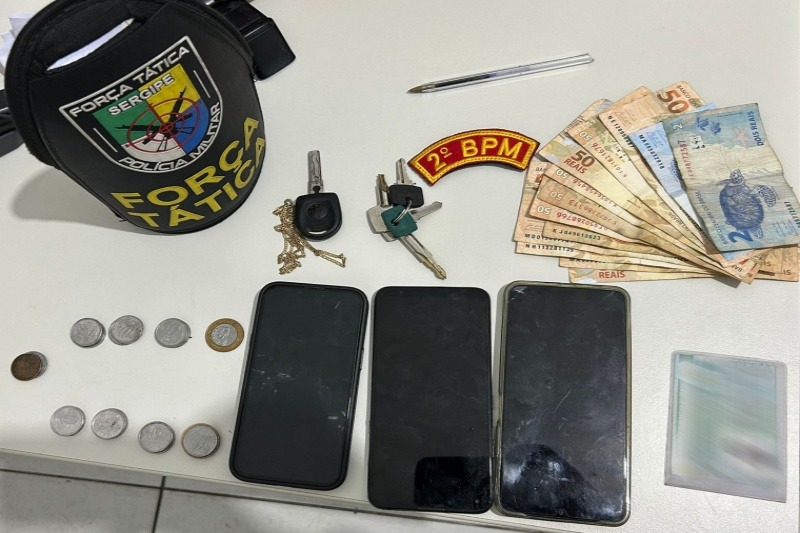 PM prende dupla por receptação e apreende placas de telecomunicação em Propriá