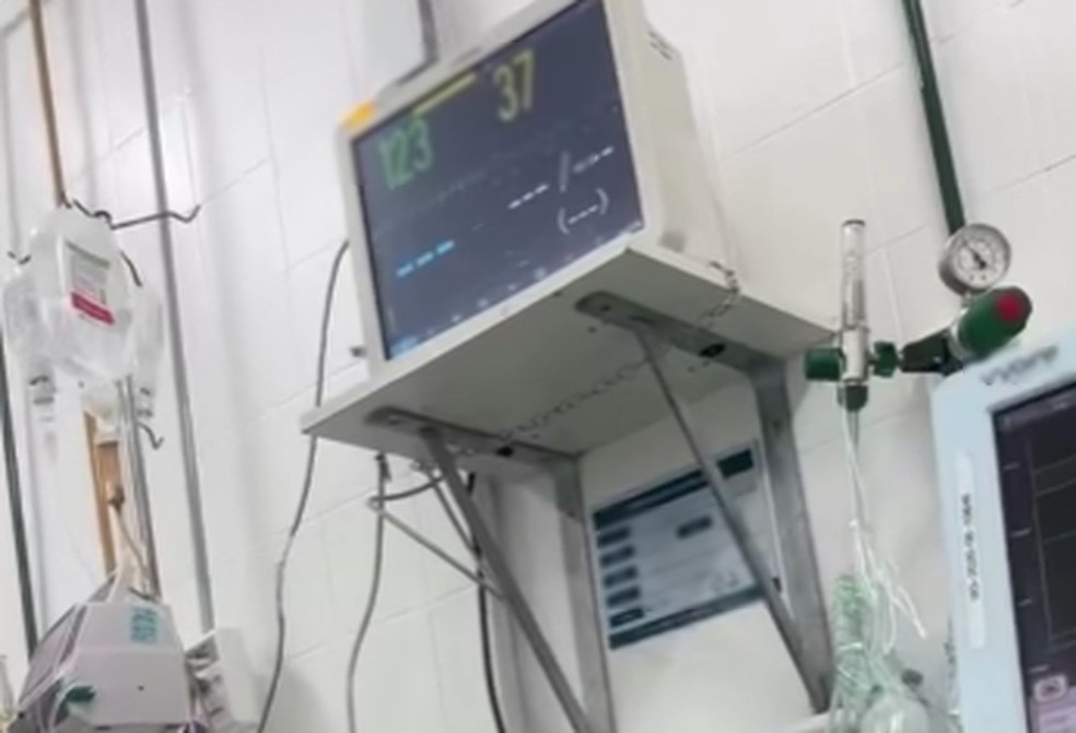 Mãe denuncia queda de aparelho médico sobre cabeça de bebê de 8 meses em hospital de Aracaju