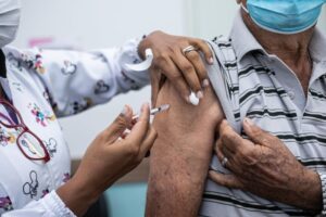 Instituto Butantan recruta voluntários para teste de vacina contra gripe em Sergipe