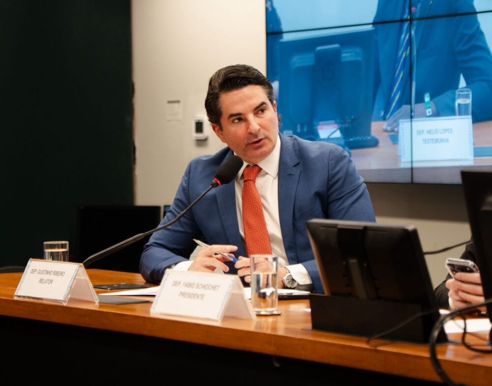 Lei da tornozeleira reforça pauta defendida pelo deputado Gustinho desde 2019