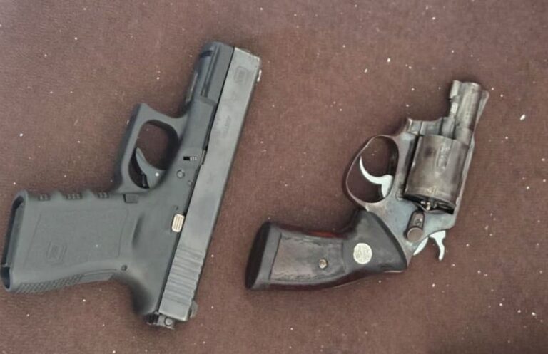 Suspeitos morrem após troca de tiros durante abordagem policial dentro de condomínio em Aracaju