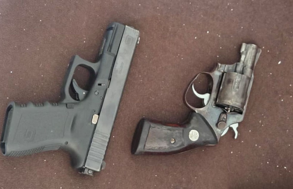 Suspeitos morrem após troca de tiros durante abordagem policial dentro de condomínio em Aracaju