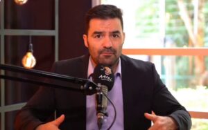 Arthur do Val pede desculpas ao povo sergipano após falas ofensivas ao reagir a anúncio de show com uso de verba parlamentar em Aracaju