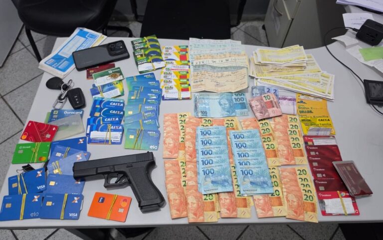 Suspeito de agiotagem é preso com diversos cartões do Bolsa Família e mais de R$ 2 mil em espécie em Monte Alegre