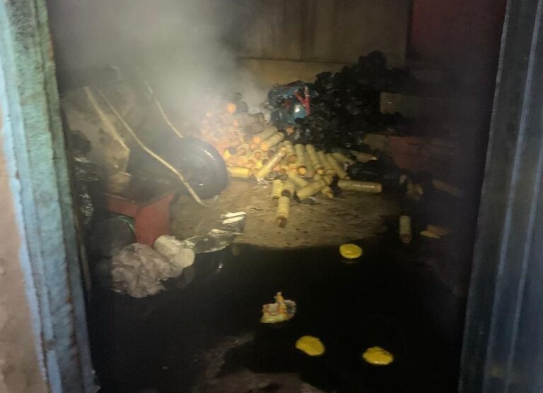 Incêndio em barracão de fogos em Estância deixa uma pessoa ferida