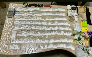 Suspeito é preso com centenas de papelotes de cocaína em Nossa Senhora da Glória