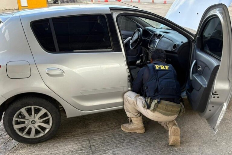 PRF recupera carro com sinais de clonagem na BR-101, em São Cristóvão