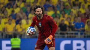 CBF veta camisa vermelha de goleiro para Brasil x Escócia e FIFA faz alteração; Entenda