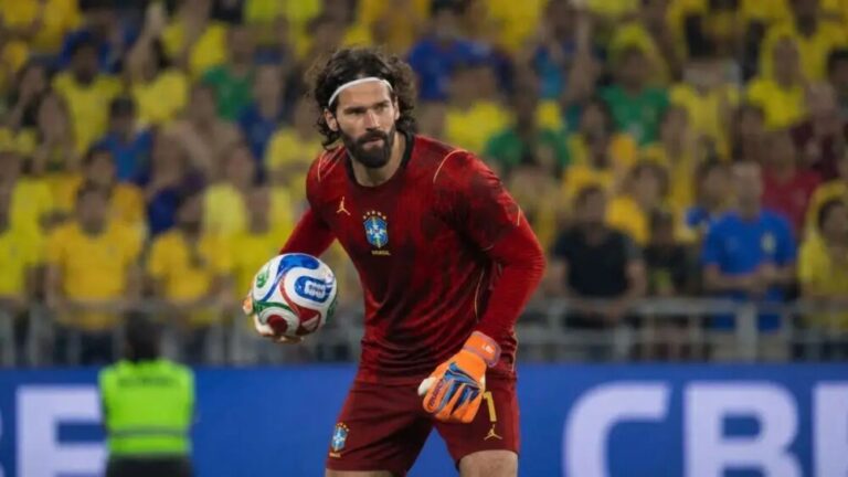 CBF veta camisa vermelha de goleiro para Brasil x Escócia e FIFA faz alteração; Entenda