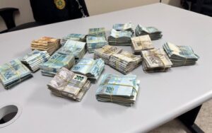 Mais de R$ 200 mil são apreendidos com servidor da Secretaria de Educação de Aracaju