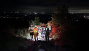 Bombeiros resgatam estudantes que ficaram isolados na Serra de Itabaiana