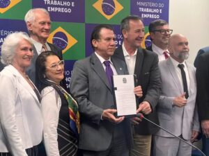 Governo publica nova regra sobre trabalho em feriados no comércio; veja o que muda