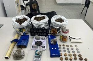 Polícia Militar apreende cerca de 2,7 kg de maconha no bairro Santos Dumont, em Aracaju
