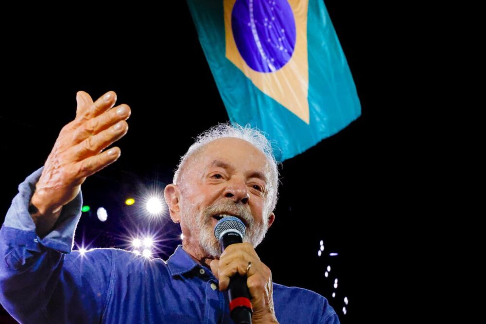 Lula consegue virada inédita e é reeleito para 4º mandato na Presidência