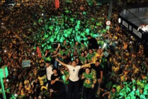 Bloquinho 22: Nikolas Ferreira participa de ato pró-Flávio Bolsonaro em Aracaju ao lado de lideranças políticas